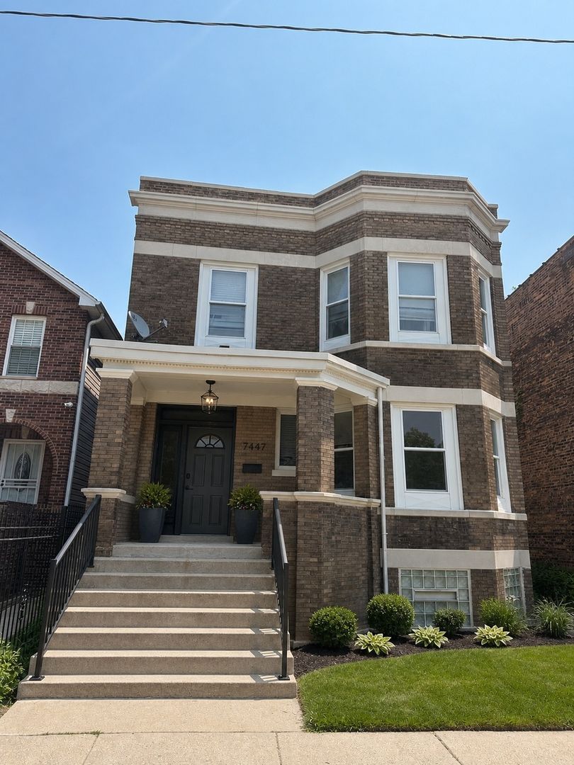 Chicago Townhome: 7417 S Champlain Ave