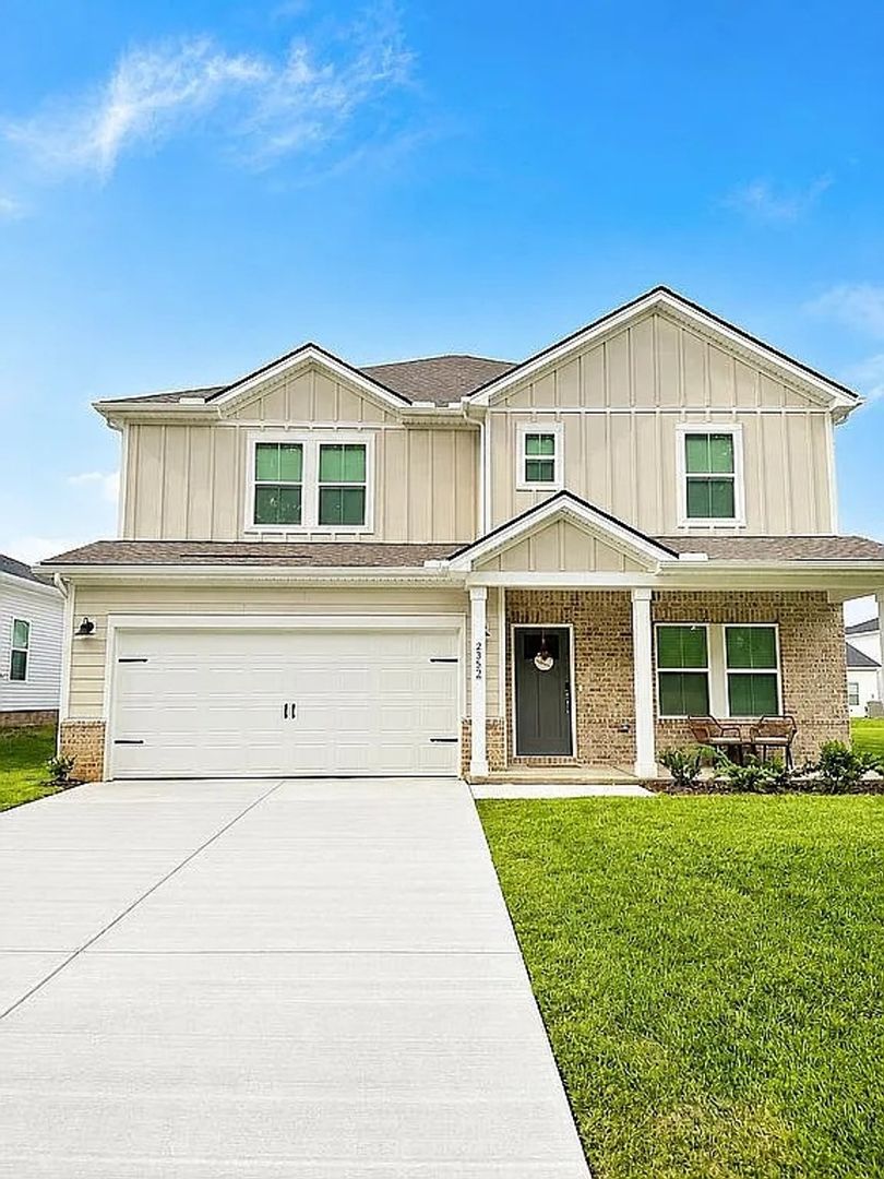 Clarksville House: 2352 Woodmeadow Dr