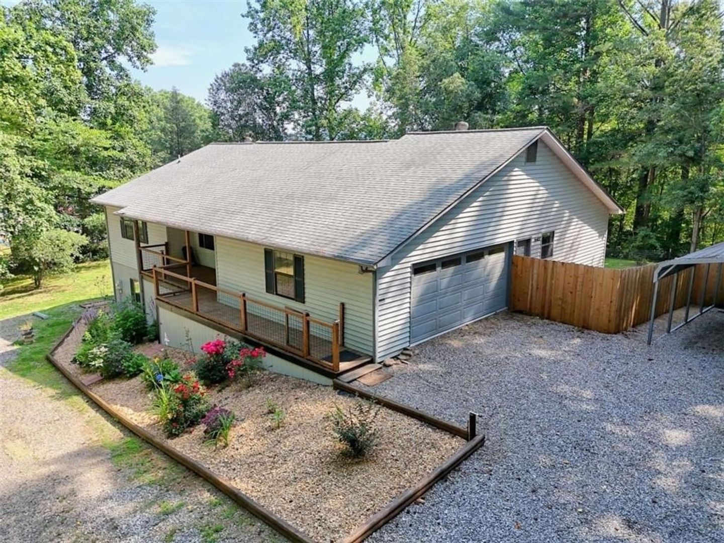 Blairsville House: 28 Coon Tail Rd