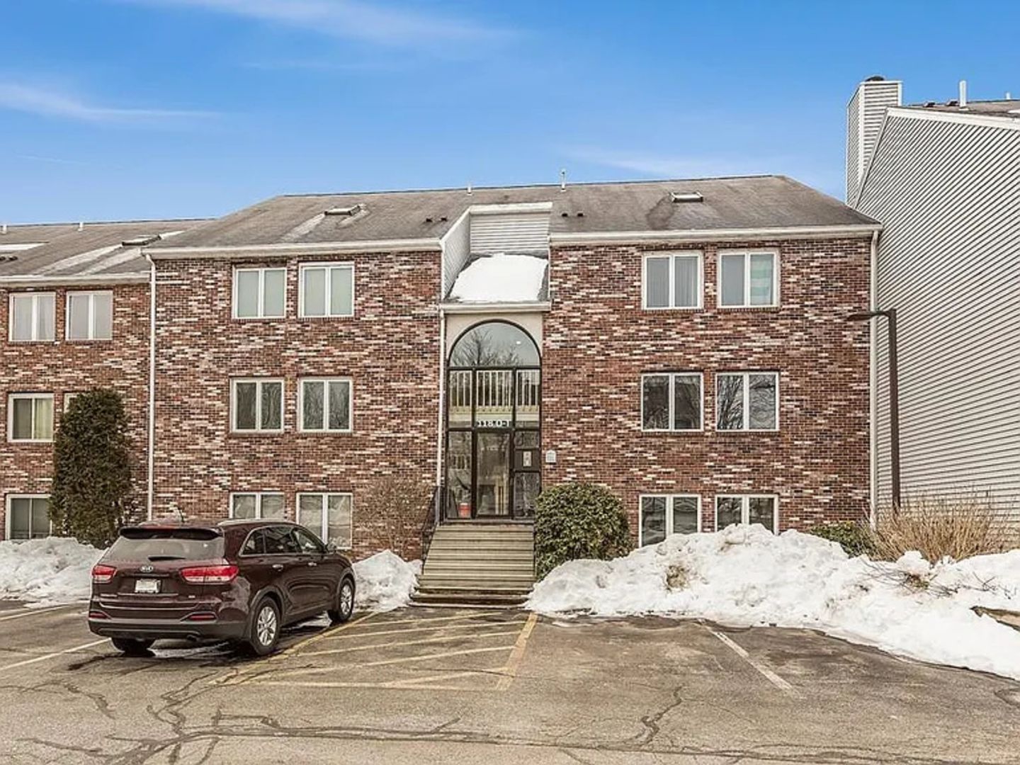 South Weymouth Condo: 118 Burkhall St