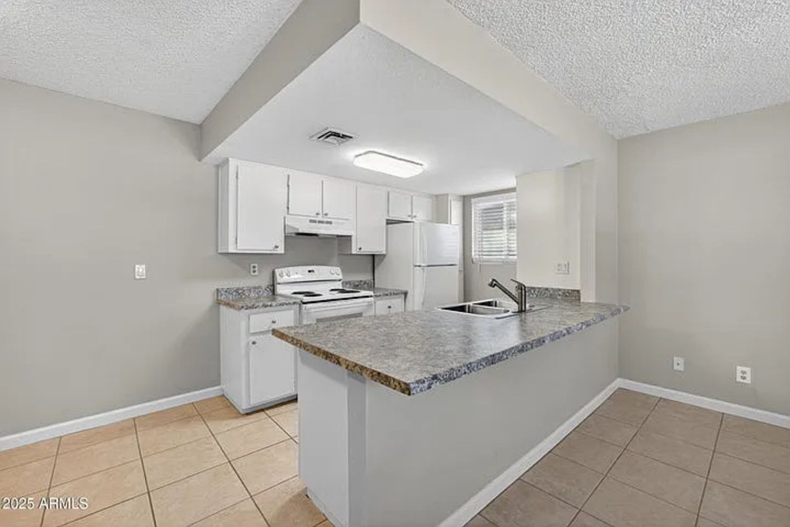 Mesa Condo: 860 E Brown Rd