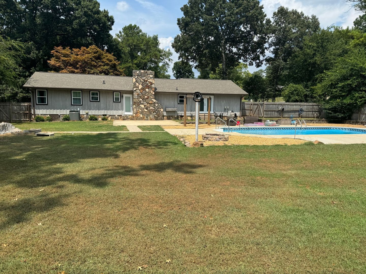 Cartersville House: 91 Bishop Dr Nw