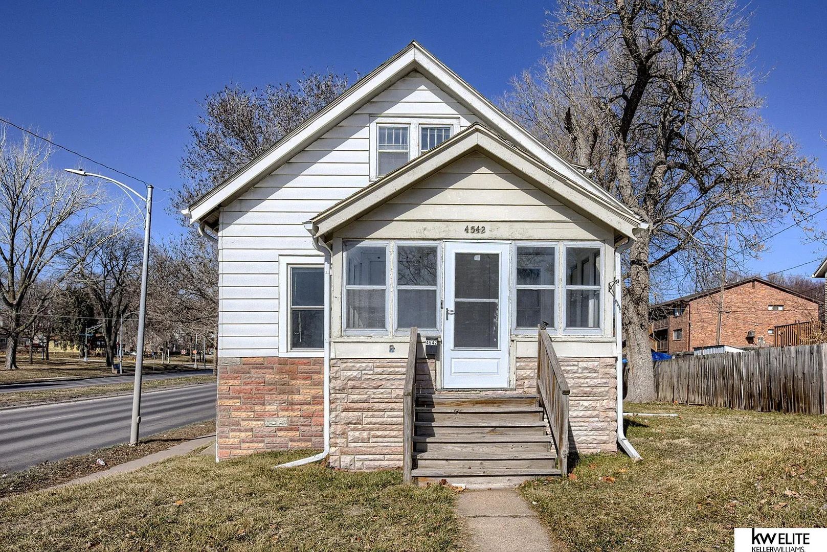 Omaha House: 4542 Franklin St