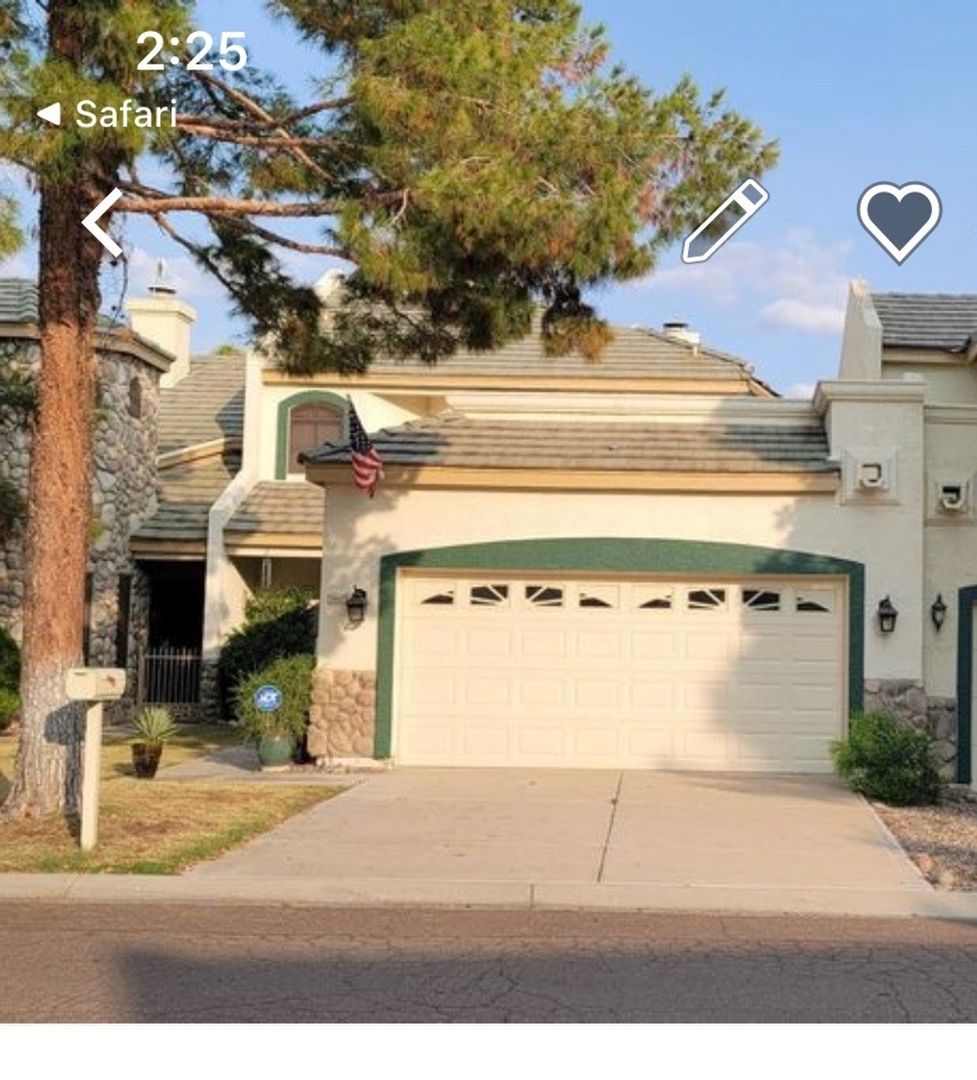 Glendale House: 19967 N Denaro Dr