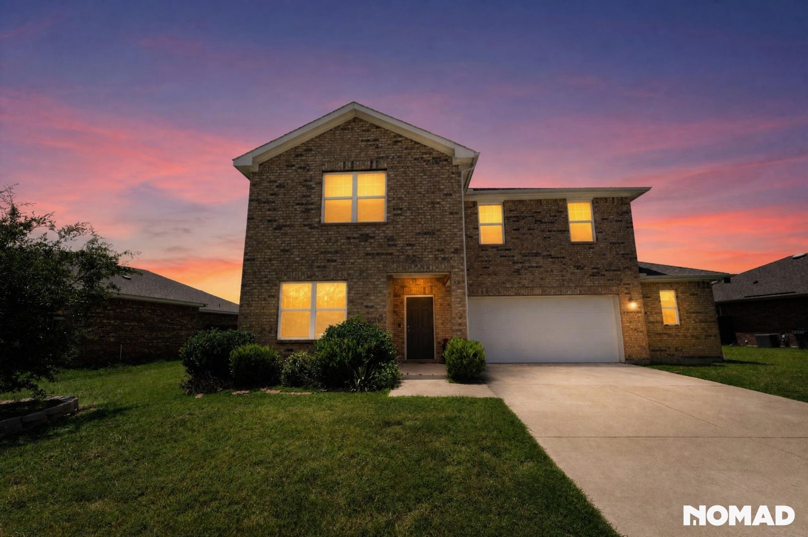 Red Oak House: 318 Dove Creek Ln