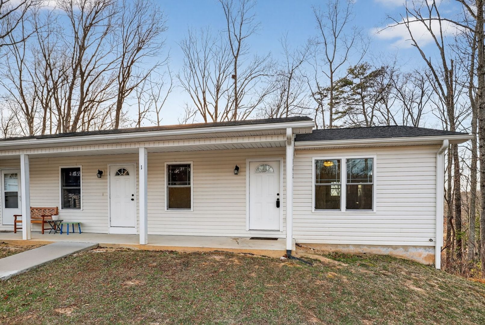 Hendersonville House: 143 Vernon Lewis Trl