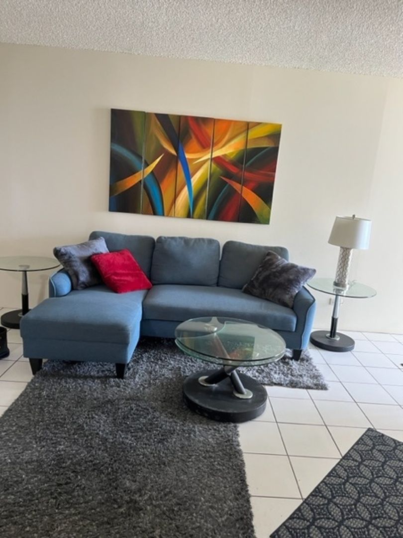 Honolulu Condo: 2452 Tusitala St
