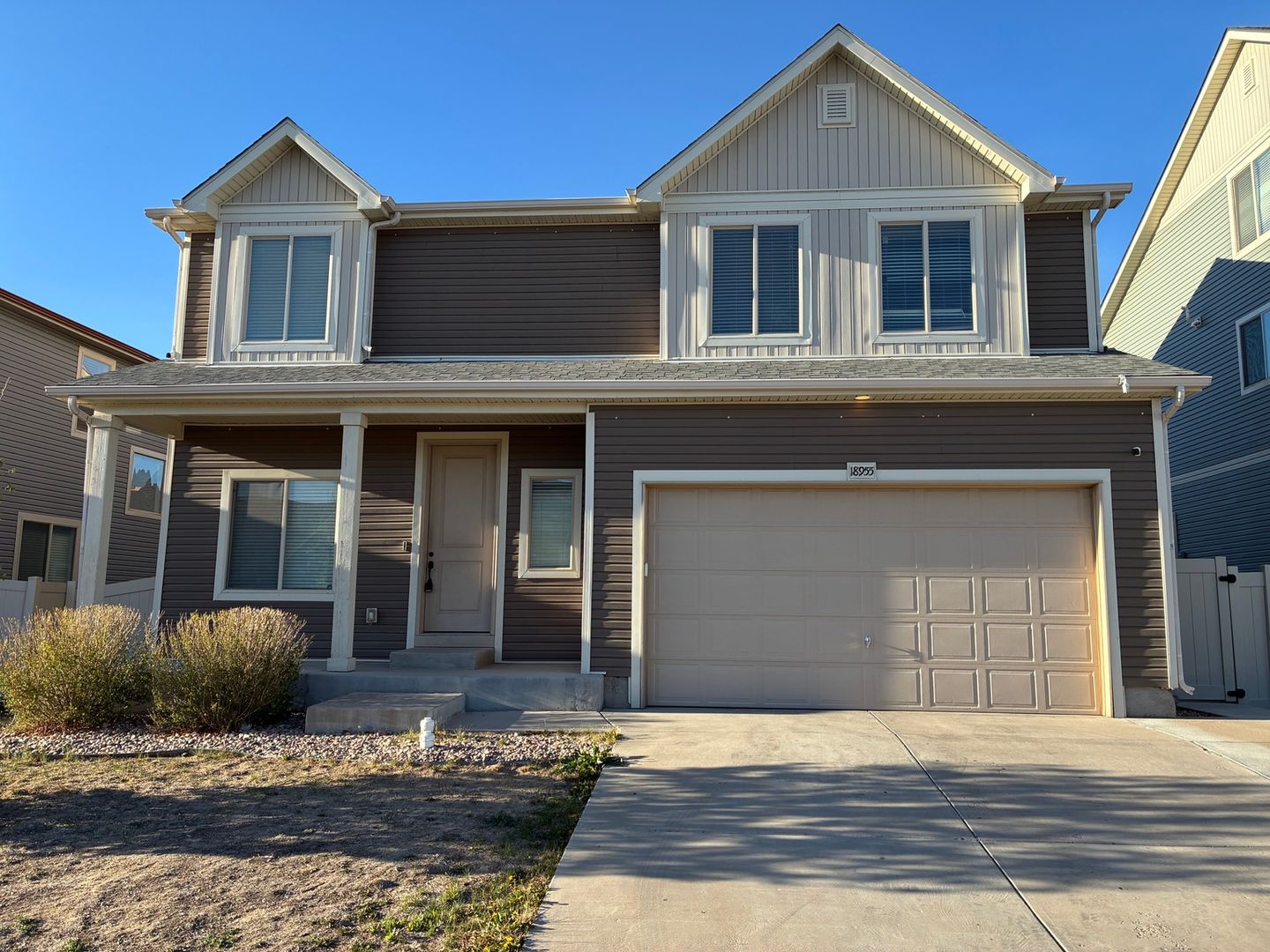 Denver House: 18955 E Robins Dr