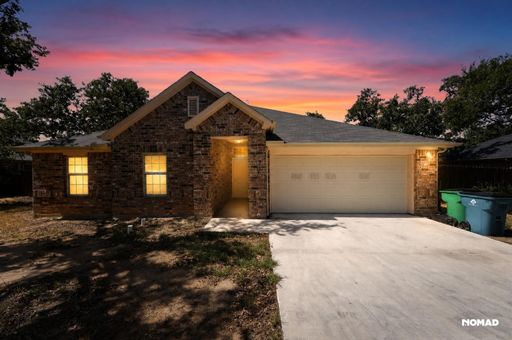 Spacious 4BR House in Runaway Bay – photo 1