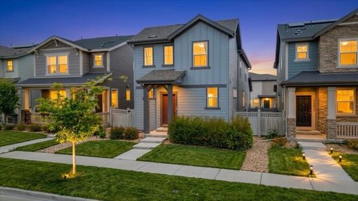 Spacious 4BR, 2.5 BA House in Denver – photo 1