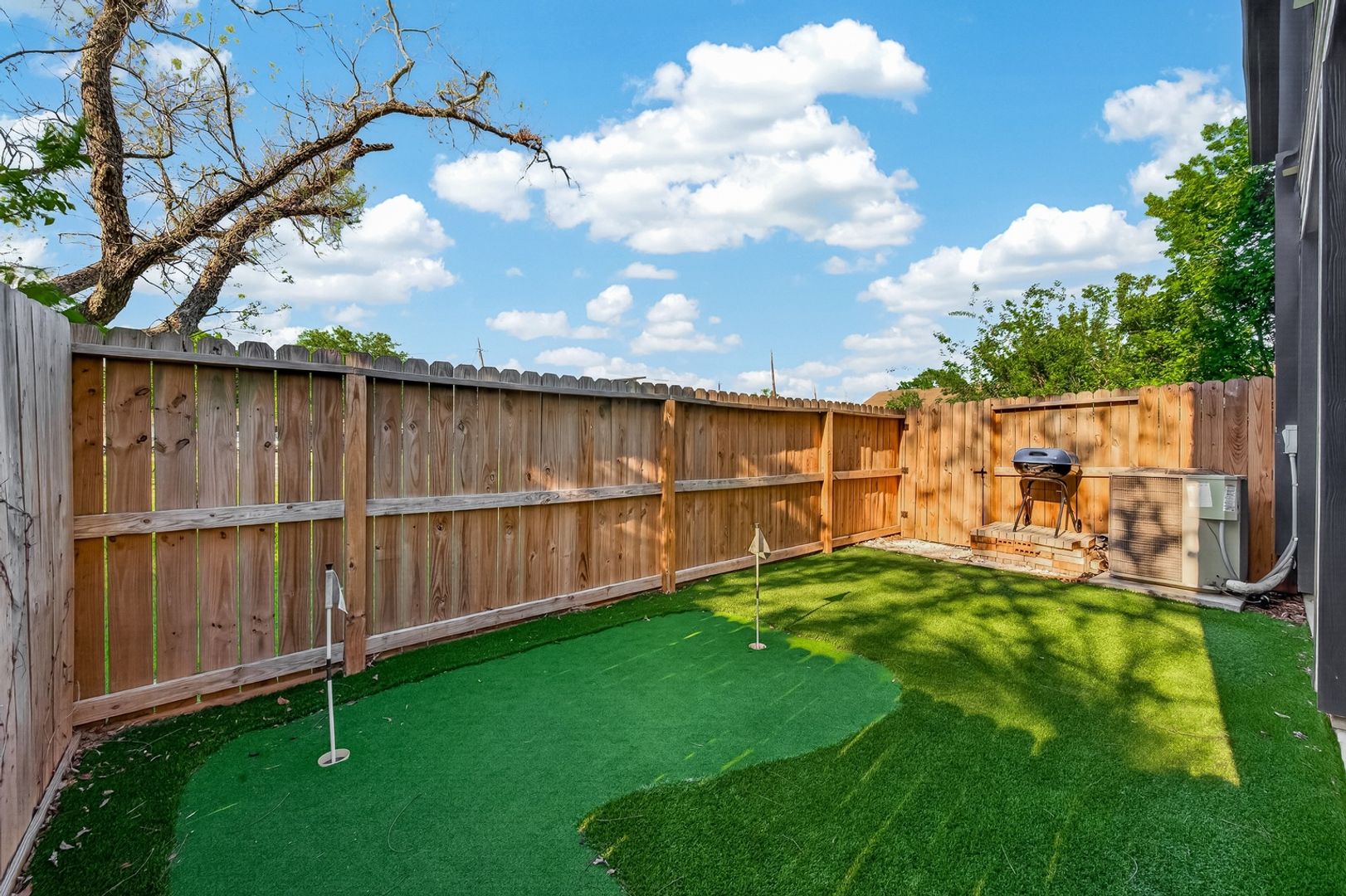 Houston Townhome: 4221 Galesburg St