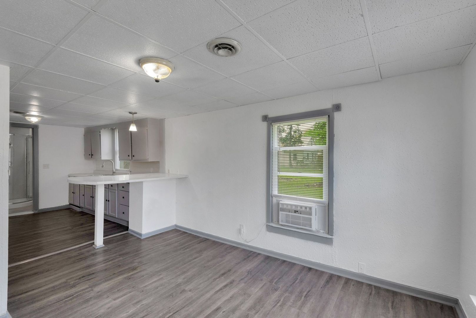 East Moline House: 338 29th Ave