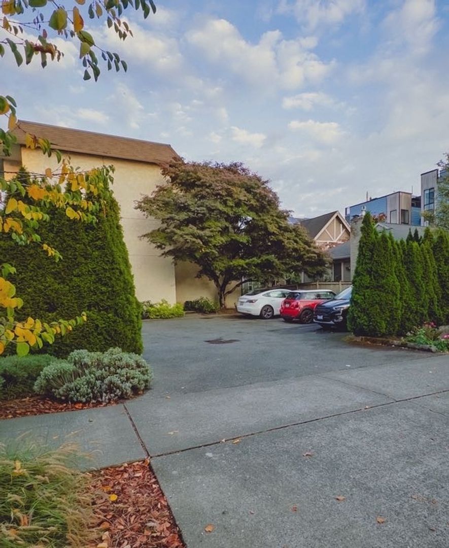 Seattle Condo: 1522 18th Ave