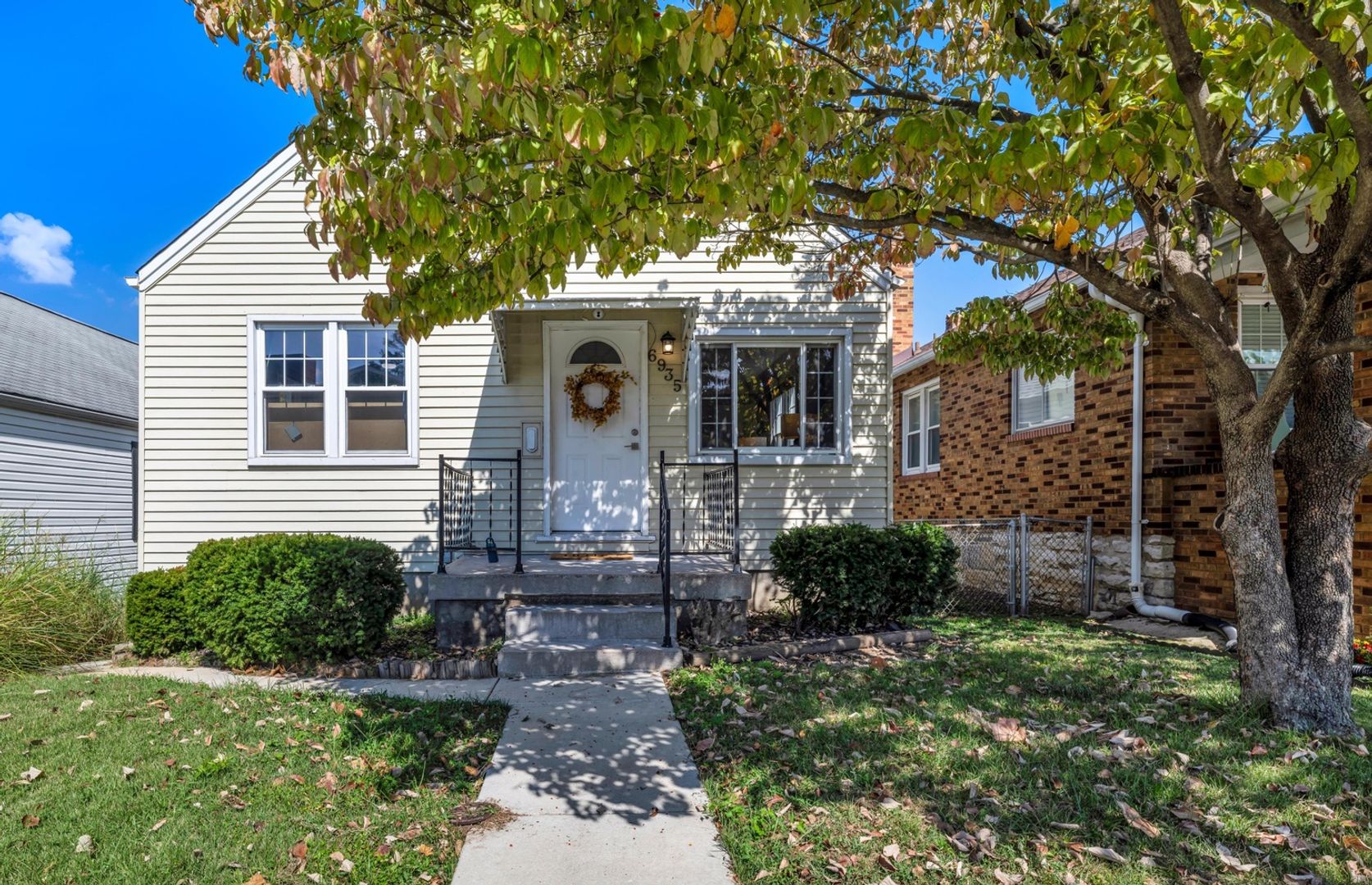 Saint Louis House: 6935 Lansdowne Ave