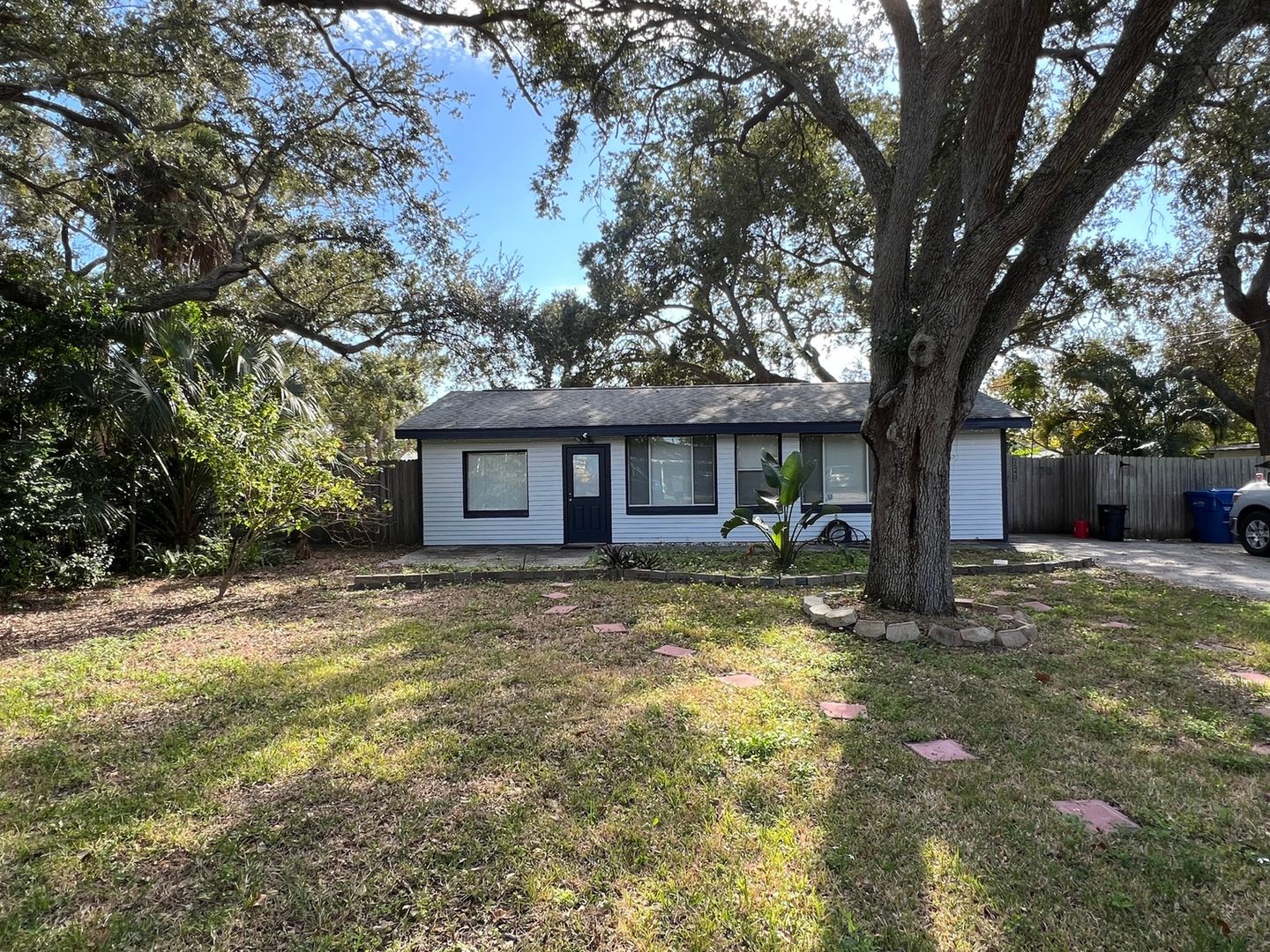 Largo House: 2540 Elyria Ave