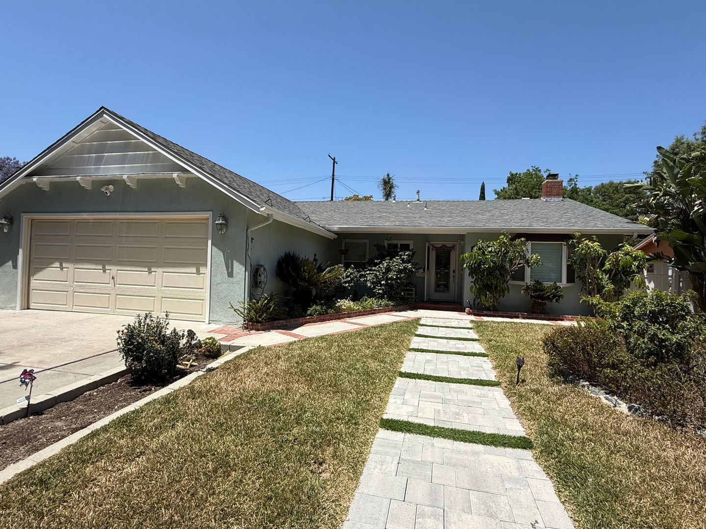 West Hills House: 6449 Sheltondale Ave