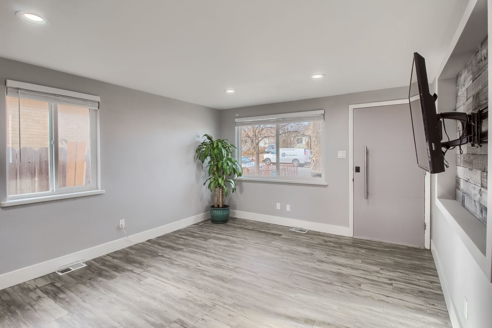 Aurora House: 1178 Alton Street