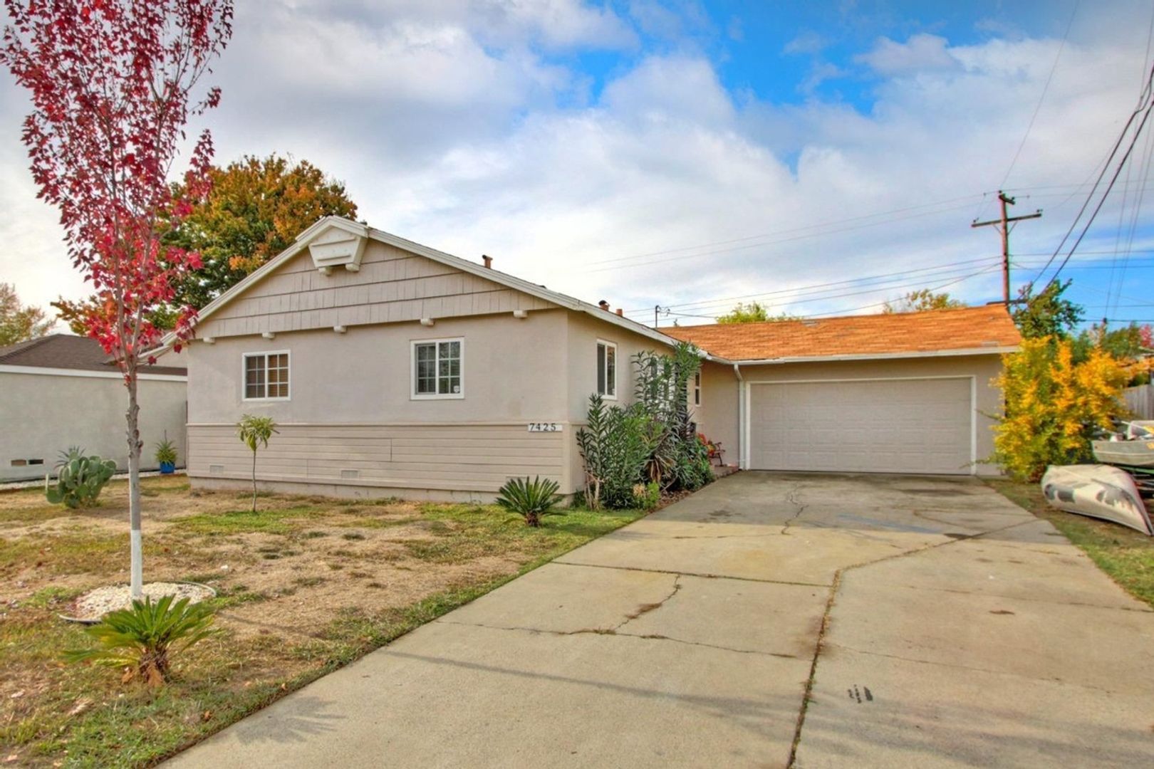 Sacramento House: 7425 Carella Dr