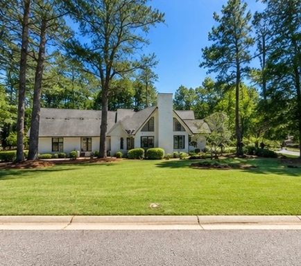 Luxury Lake Community Retreat | 6 Bedrooms with Sauna – photo 1