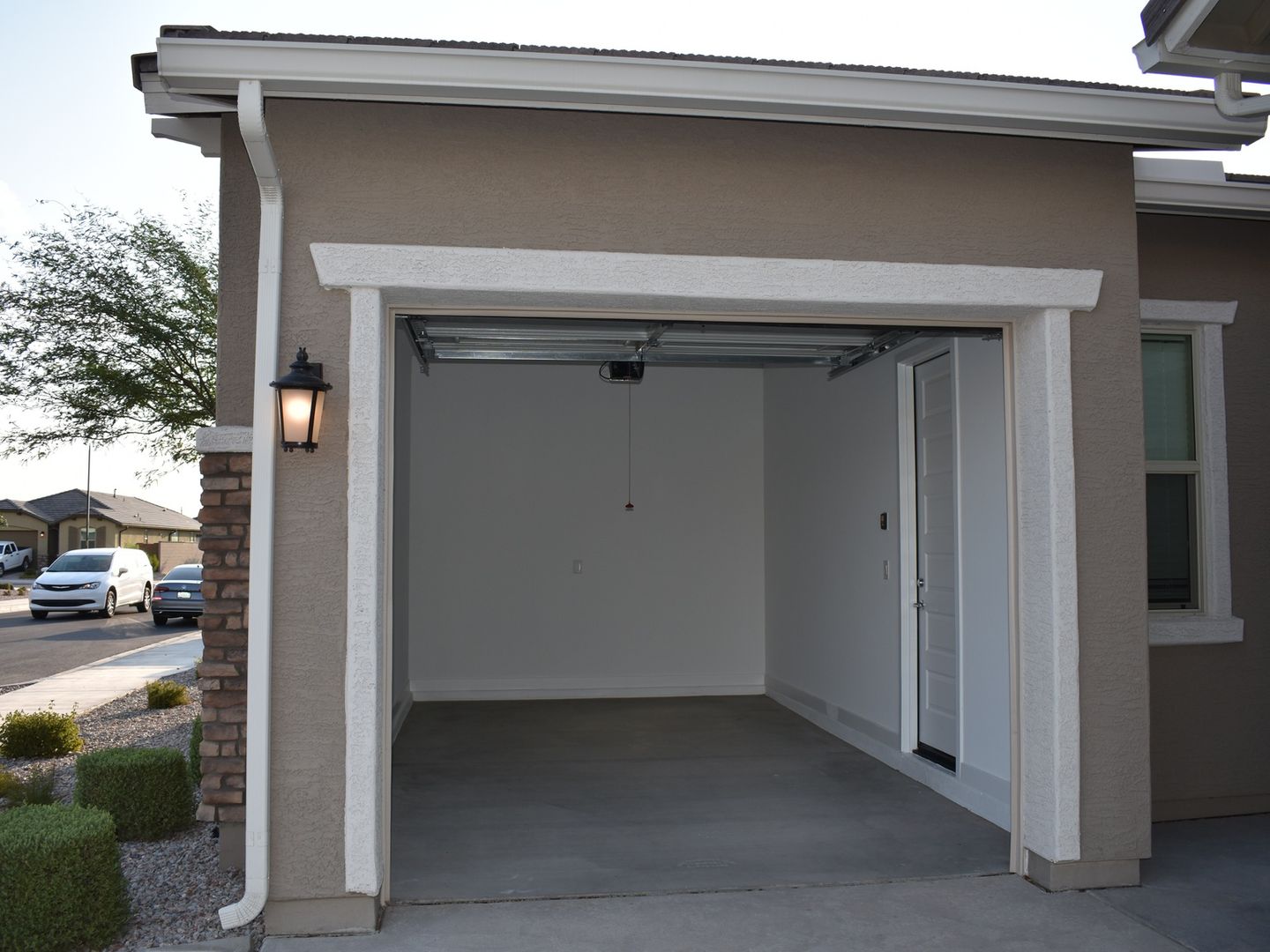 Phoenix Townhome: 2530 W Huntington Dr