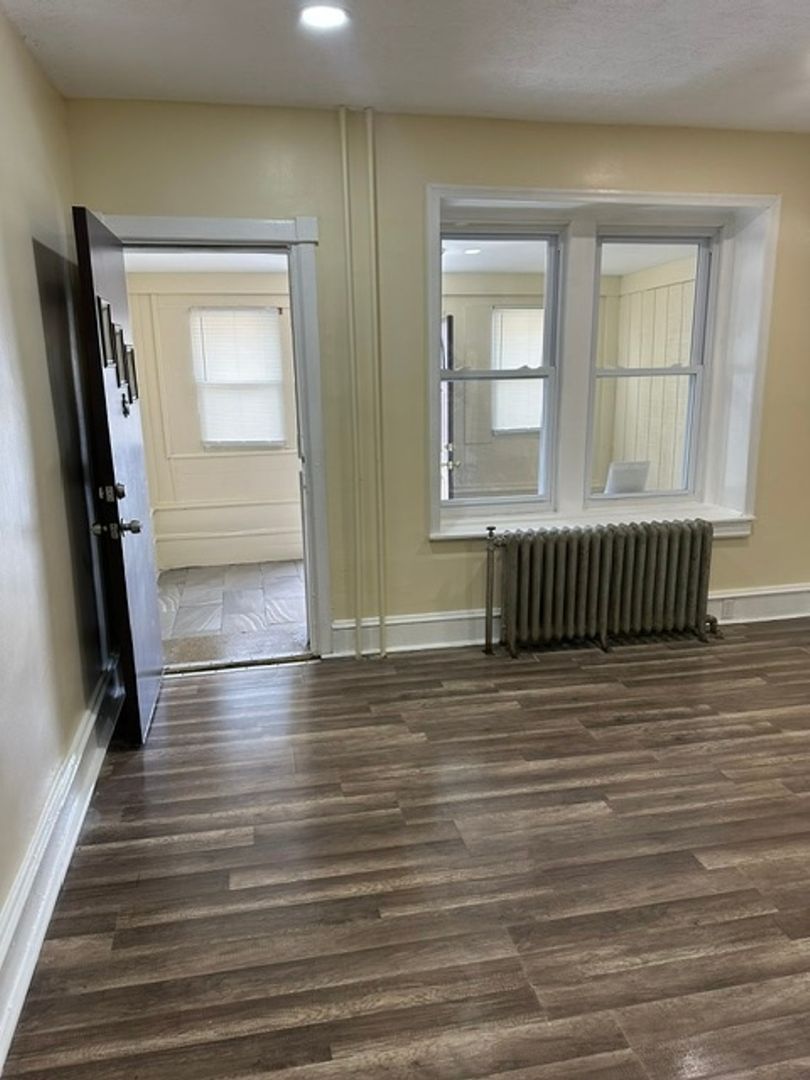 Wilmington House: 17 E 24th St