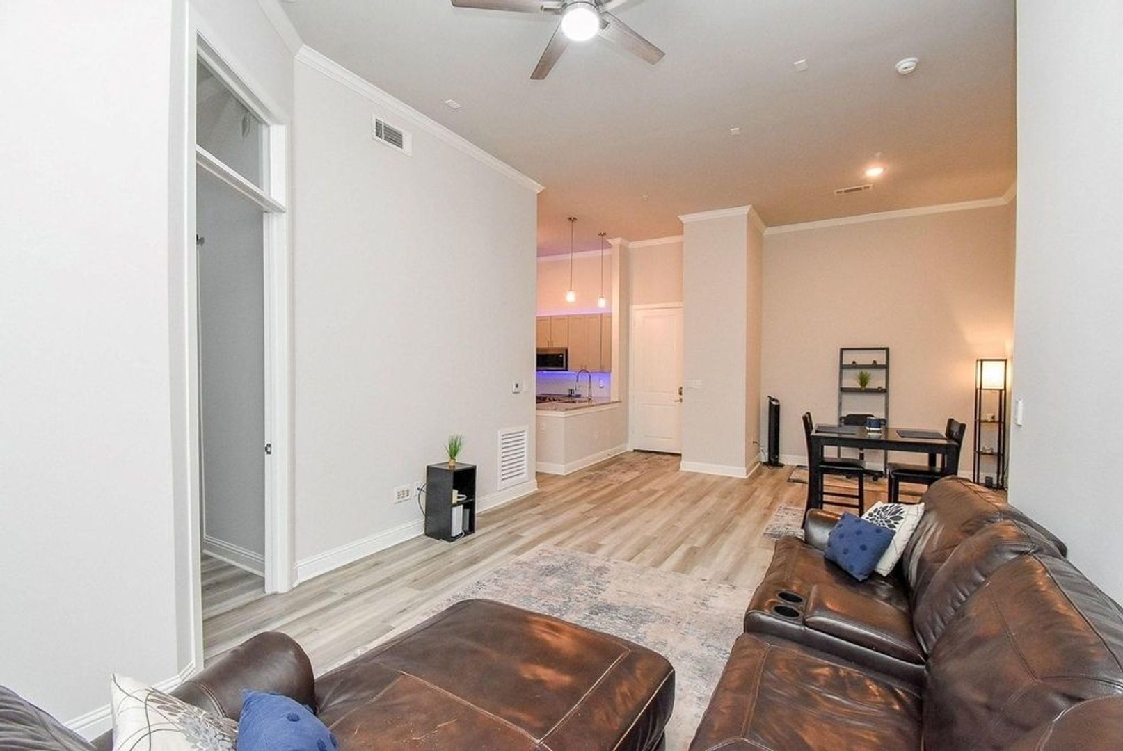 Houston Condo: 300 St Joseph Pkwy