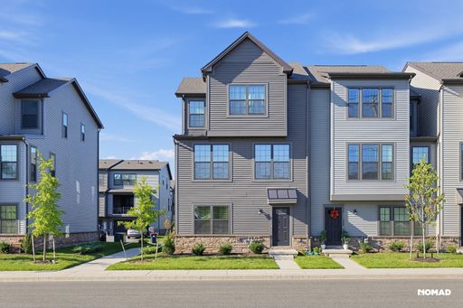 Spacious 4BR Townhome in Middletown – photo 1