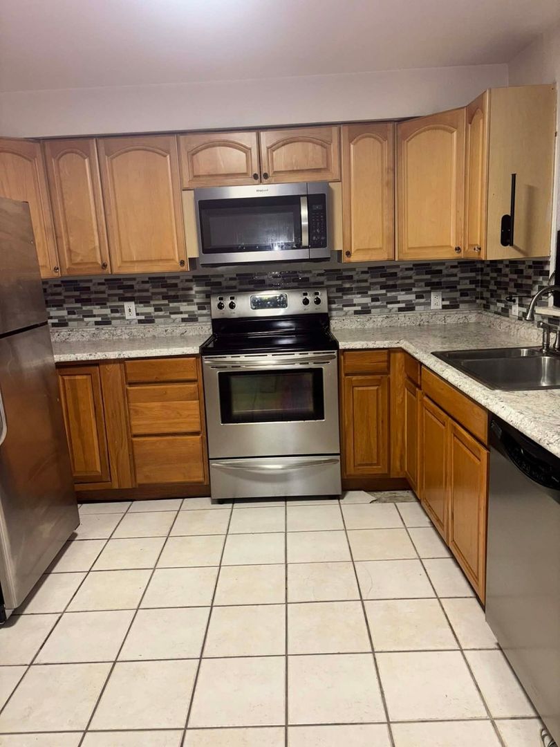 Puyallup Townhome: 803 9th Ave Nw