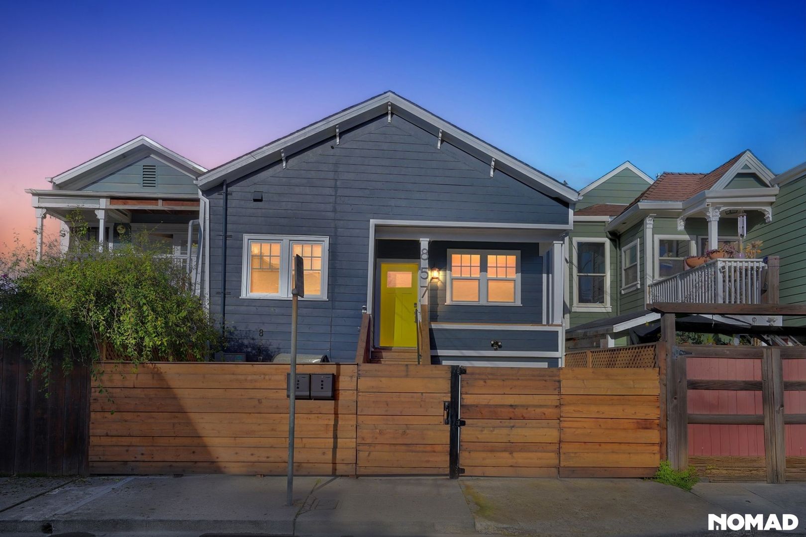 Oakland House: 857 McElroy St