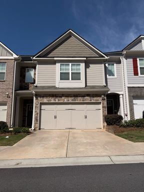 Spacious 3BR Townhome in Fairburn