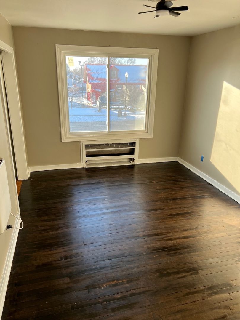 Warren Townhome: 20934 Van Dyke Ave