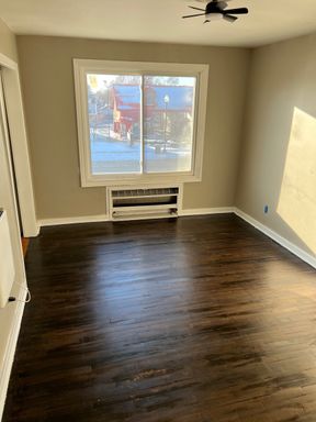 Cozy 2BR 2nd Floor Apartment in Warren – photo 1