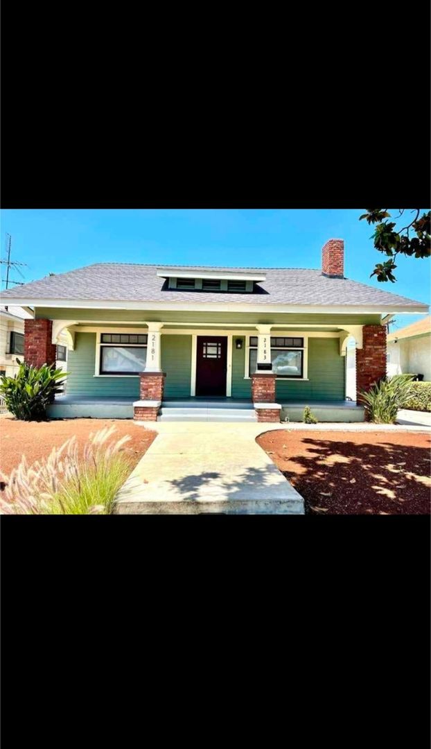 Los Angeles Townhome: 2181 W 29th St