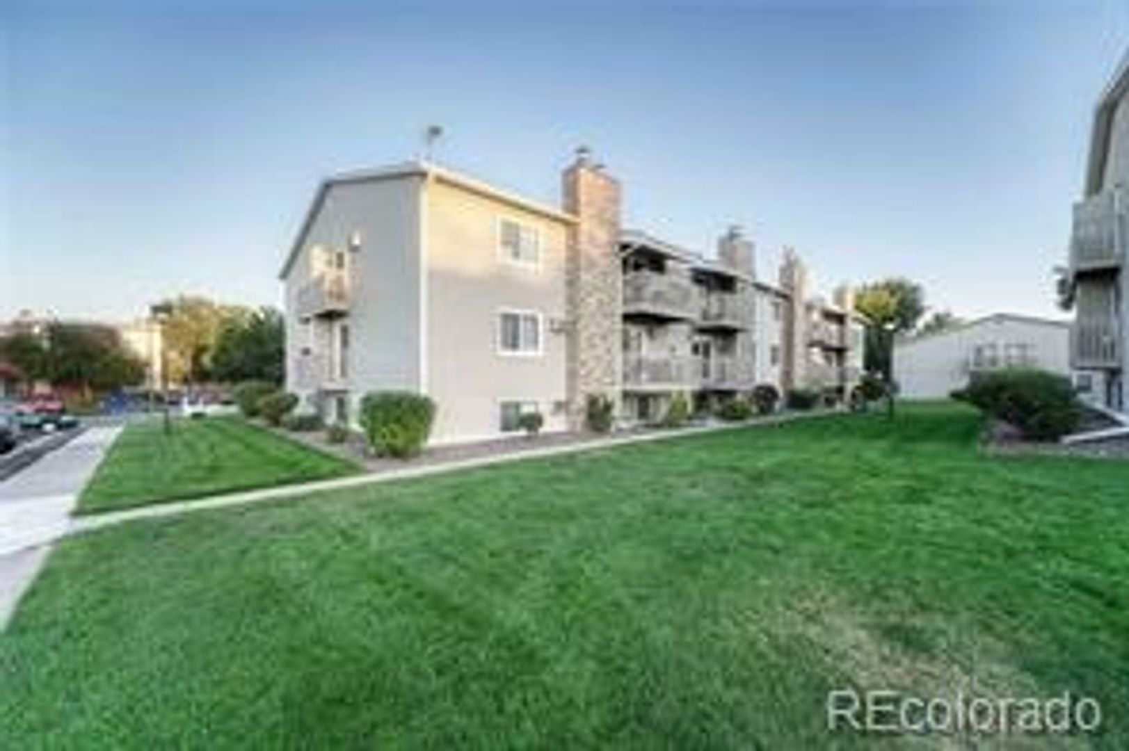 Lakewood Condo: 381 S Ames St