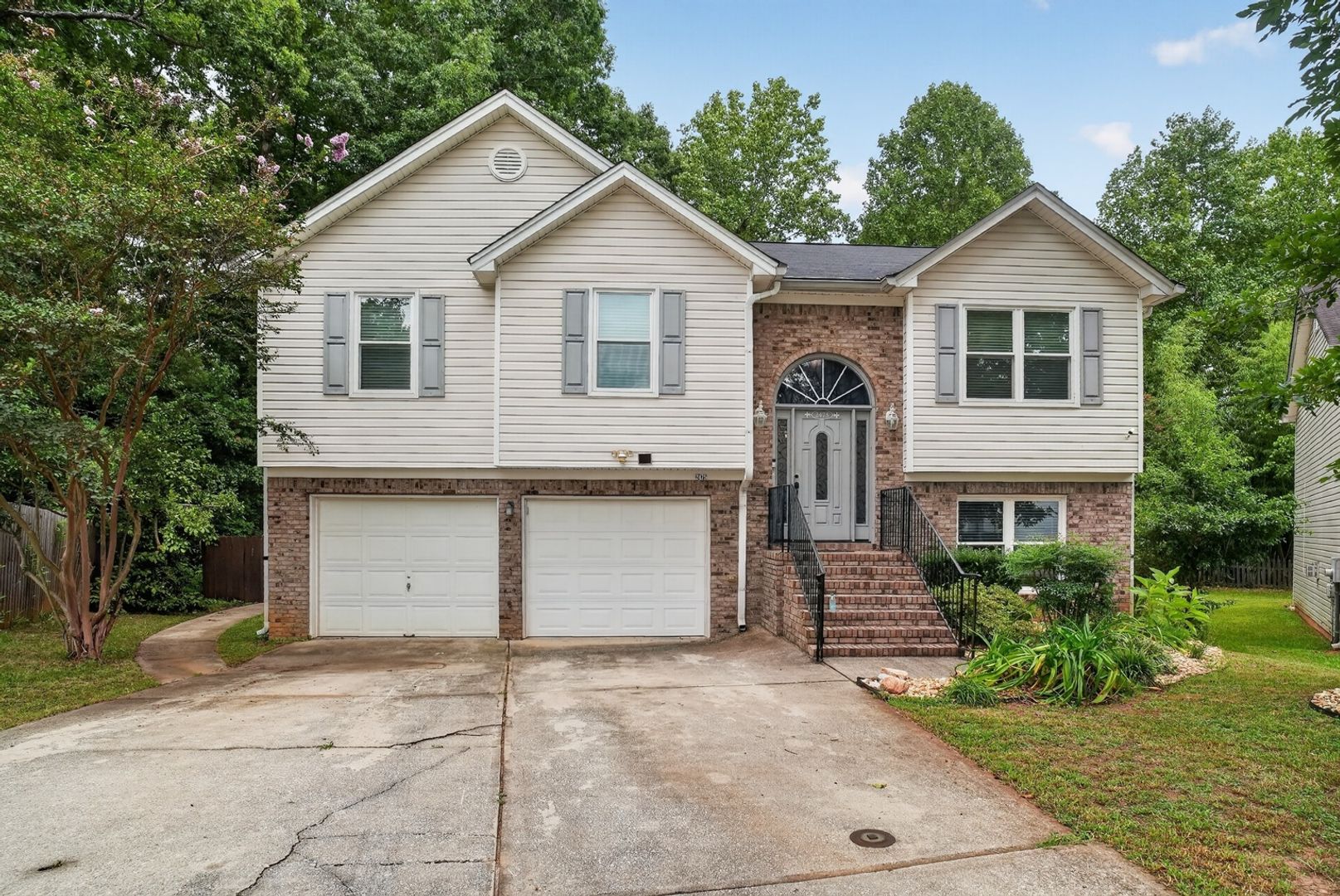 Ellenwood House: 2475 Meredith Walk