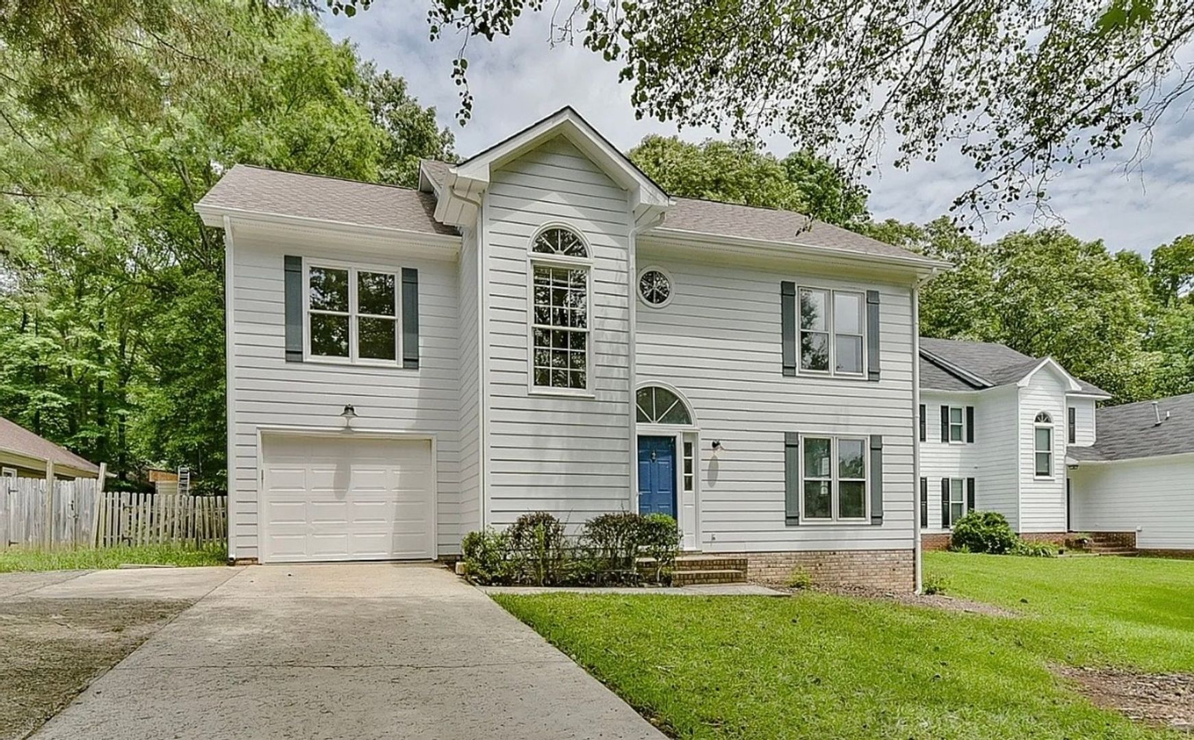 Charlotte House: 5610 Vandora Dr