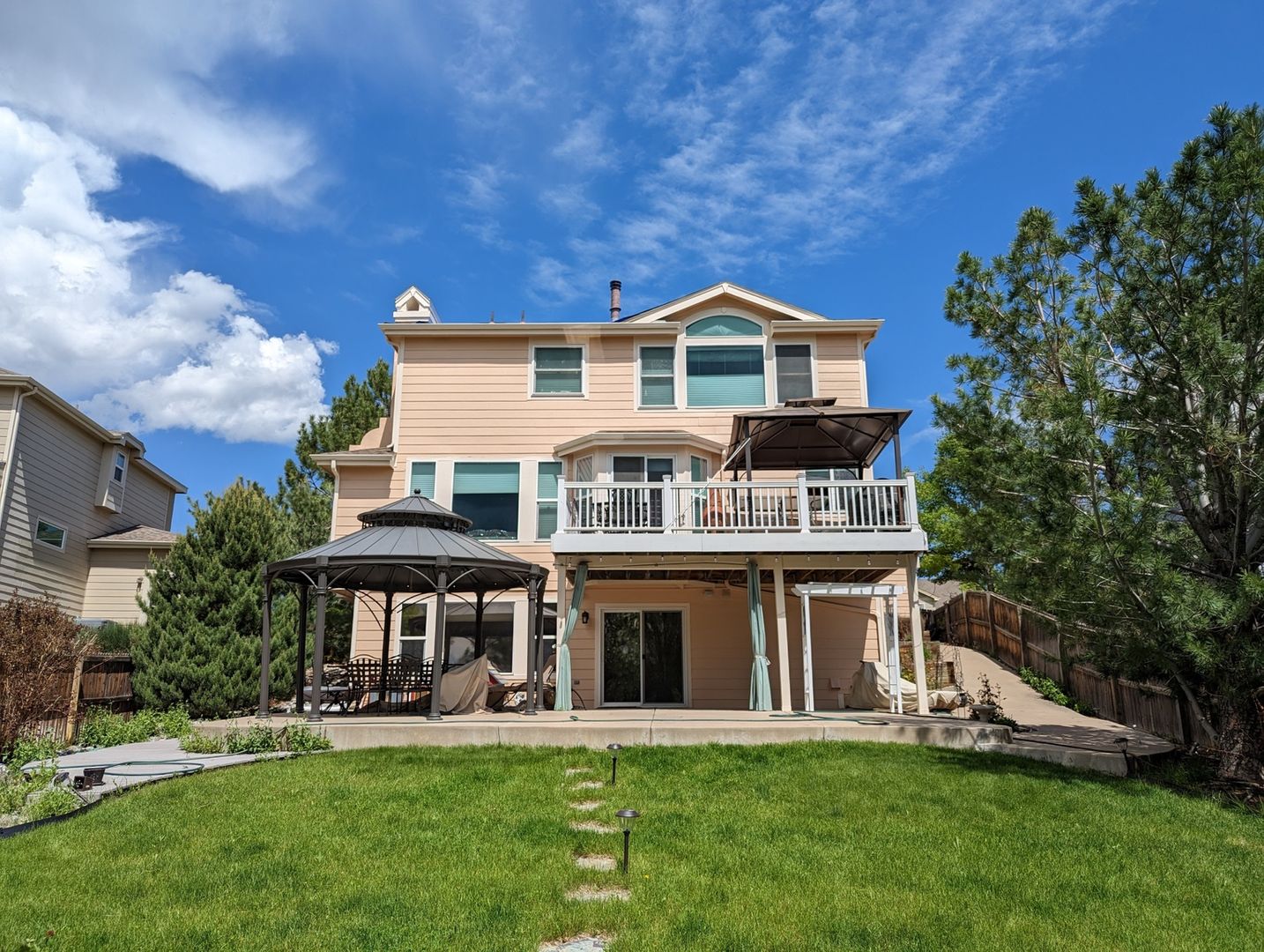 Aurora House: 2451 S Fundy Cir