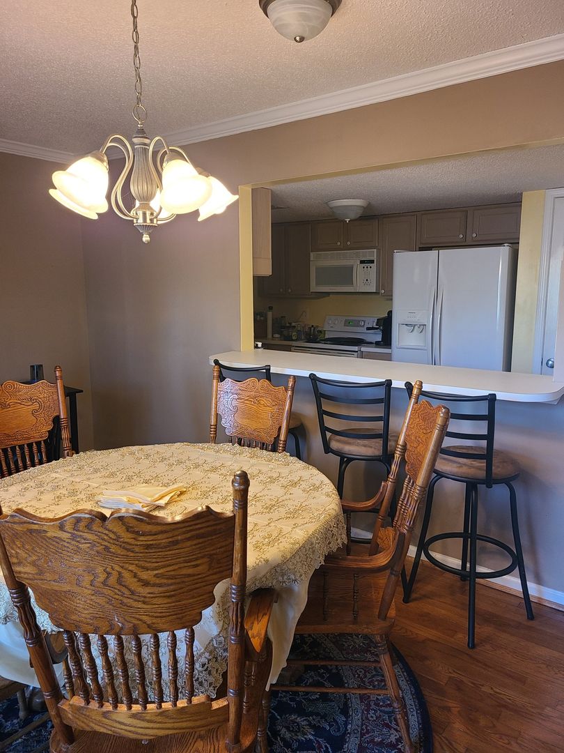 Birmingham House: 5004 Falling Creek Ln