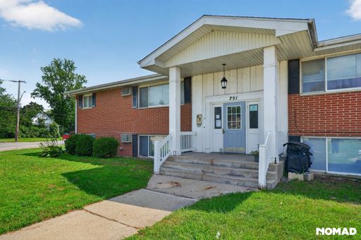 Charming 2BR Duplex in Kankakee