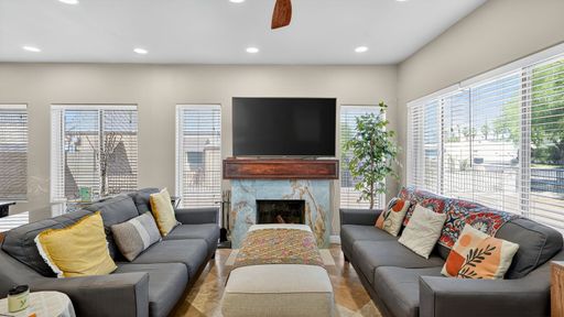 Spacious 4BR House in Phoenix – photo 1