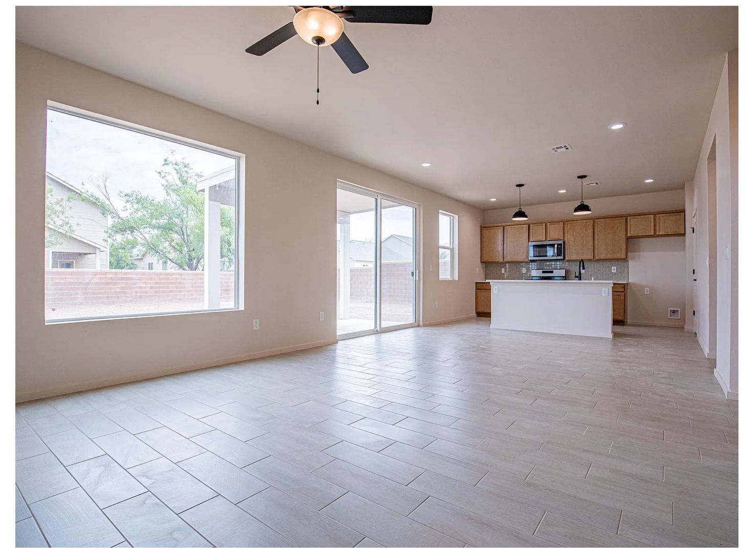 Alamogordo House: 213 Dublin Ln