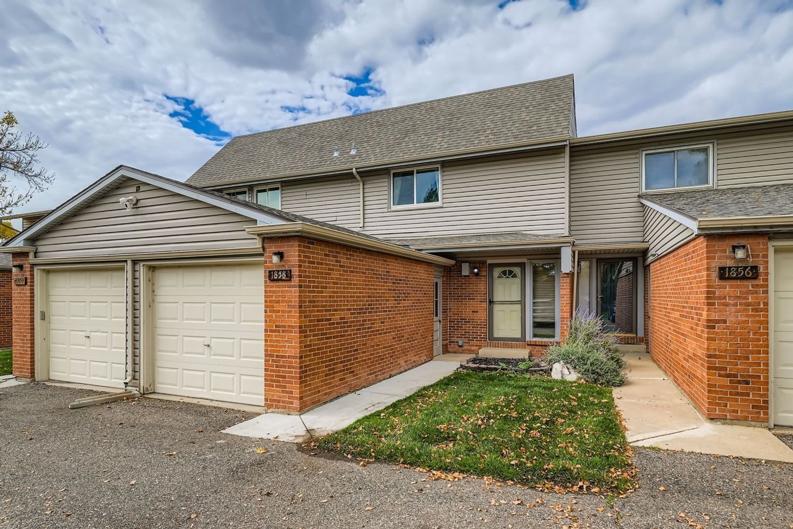 Lafayette House: 1858 Centaur Cir