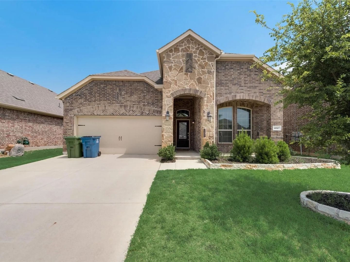 Aubrey House: 10917 Blaze St