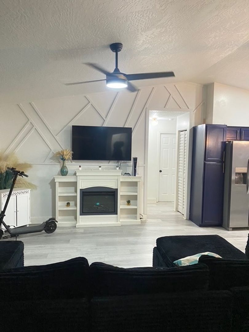 Palm Bay House: 622 Tejon Ave Sw
