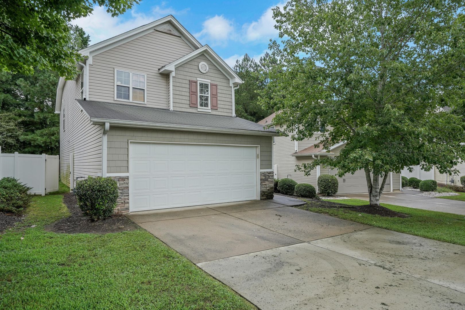 Dallas House: 415 Silver Spring St