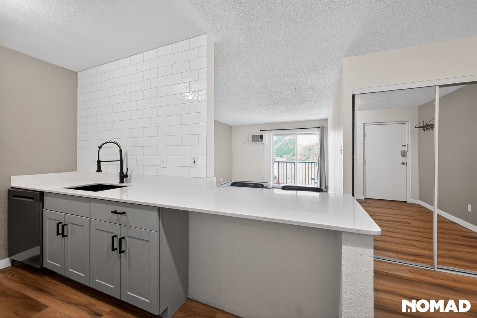 Golden Condo: 1250 Golden Cir