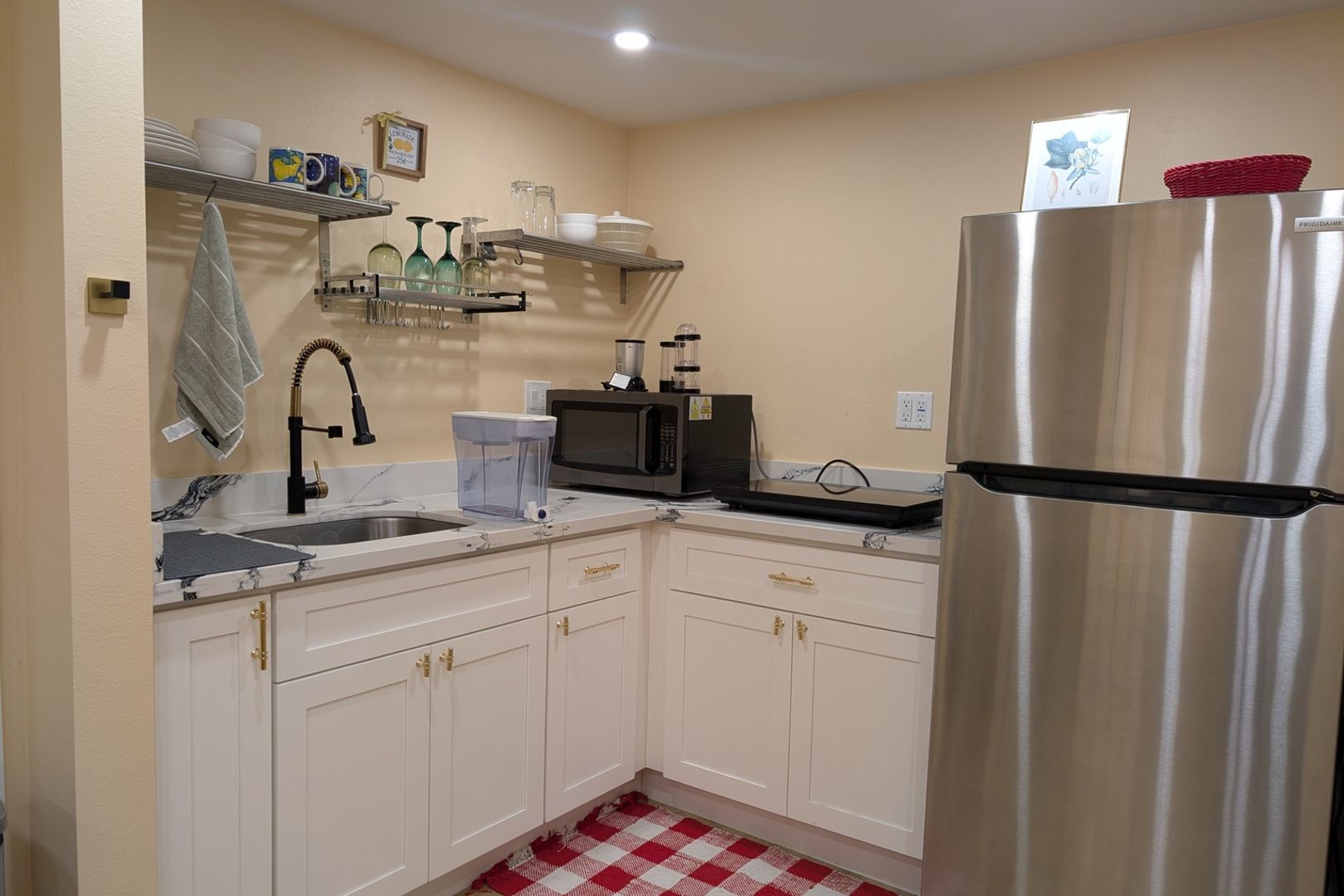 Castro Valley House: 18522 Madison Ave