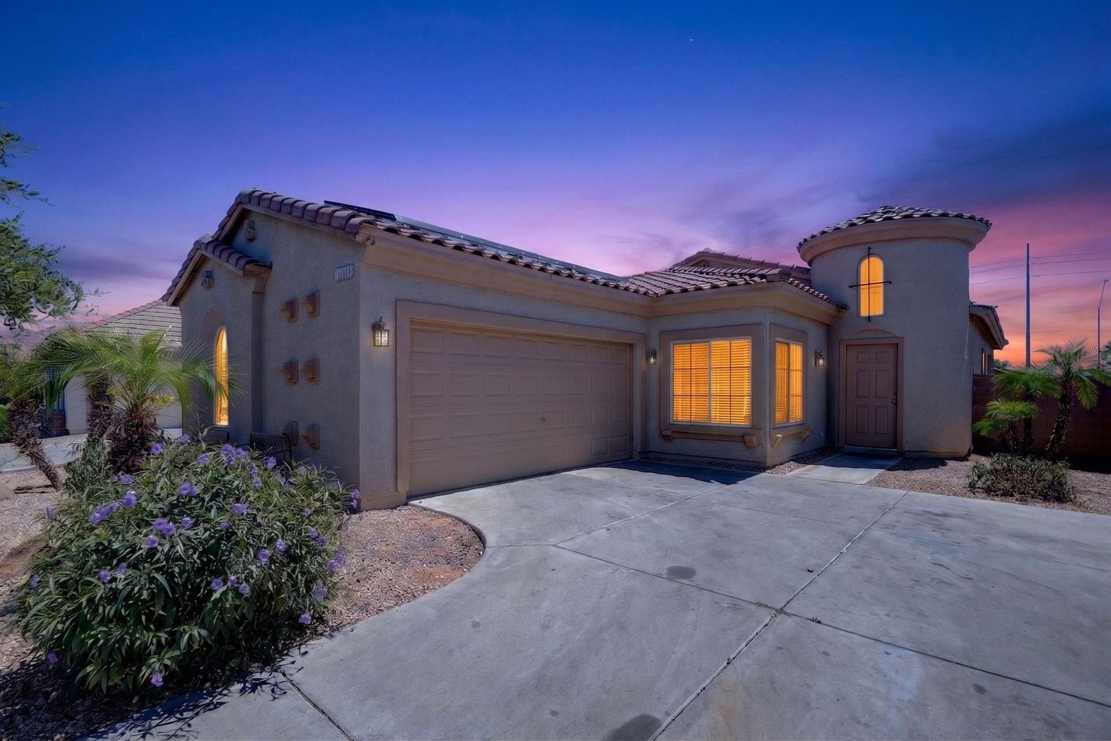 Surprise House: 14843 W Wethersfield Rd