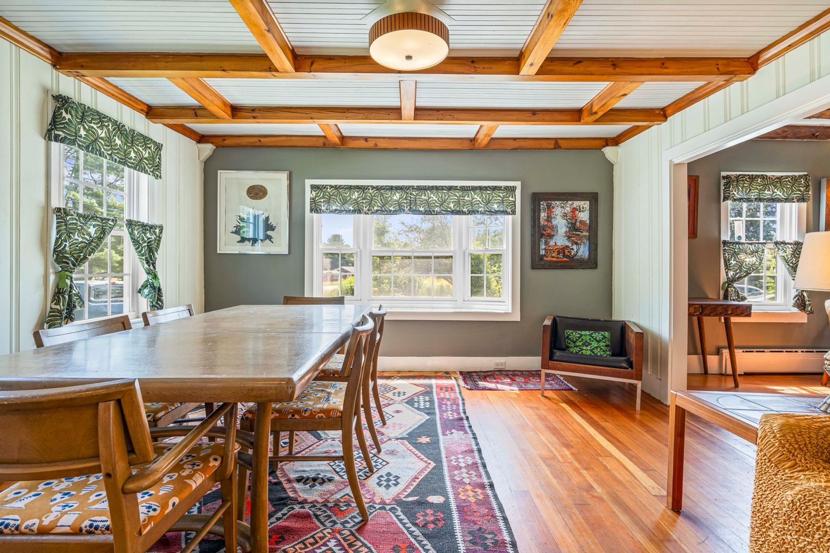 Scarborough House: 76 Beech Ridge Rd