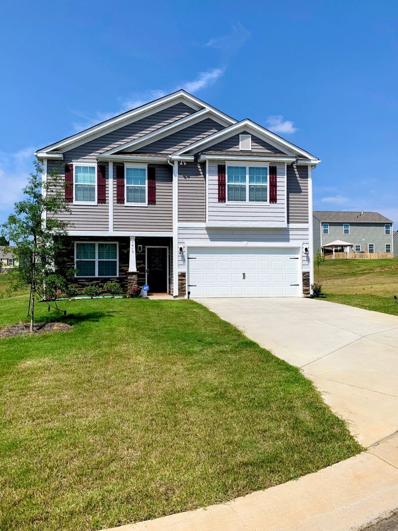 Charlotte House: 5013 Jamie Sloop Ln